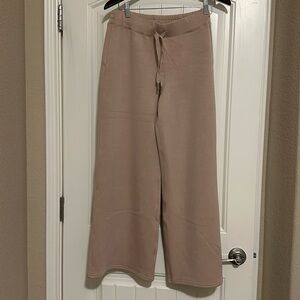 Spanx air essentials pants - size medium (short length)